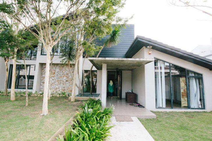 Vila Luxury Banglow At Town Teluk Chempedak Kuantan