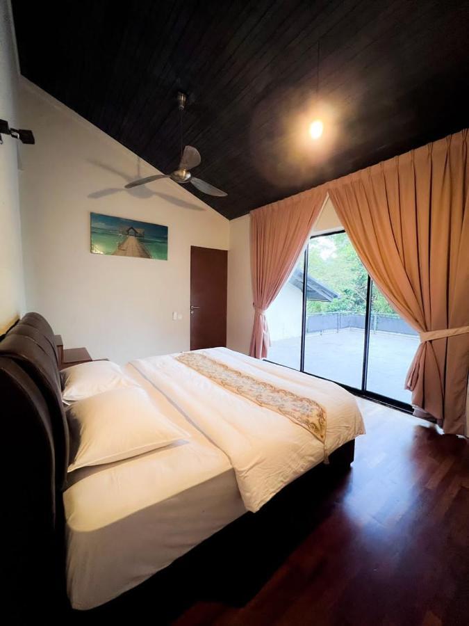Luxury Banglow At Town Teluk Chempedak Vila Kuantan